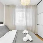Stylish Designer With Free Street Parking דירה ברטיסלאבה