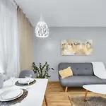 דירה Stylish Designer With Free Street Parking *