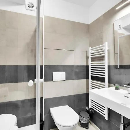 Stylish Designer Stay With Free Street Parking * Bratislava