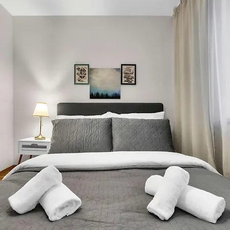 Stylish Designer Stay With Free Street Parking Bratislava